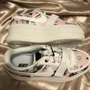 Summit white Nike’s